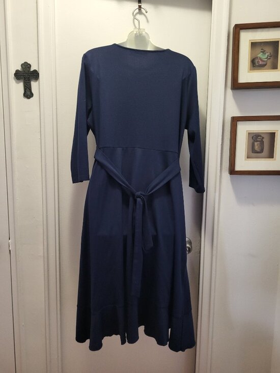 WOMENS DRESS - Picture 2 of 2